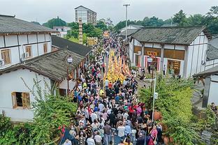 基根-穆雷：福克斯帮我提升了防守 我俩经常打一对一